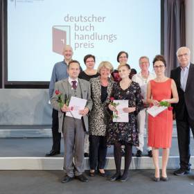 StM Monika Grütters (BKM): Verleihung Deutscher Buchhandlungspreis am 31.08.2017 in Hannover, Schloss Herrenhausen, Preisverleihung Kategorie „besonders herausragende Buchhandlungen“, rechts Laudator Fritz Pleitgen Foto: © Kai-Uwe Knoth Termin-Nr. 188622