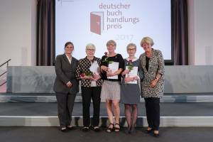 StM Monika Grütters (BKM): Verleihung Deutscher Buchhandlungspreis am 31.08.2017 in Hannover, Schloss Herrenhausen, Preisverleihung Kategorie „Beste Buchhandlungen“, links Laudatorin Iris Radisch Foto: © Kai-Uwe Knoth Termin-Nr. 188622